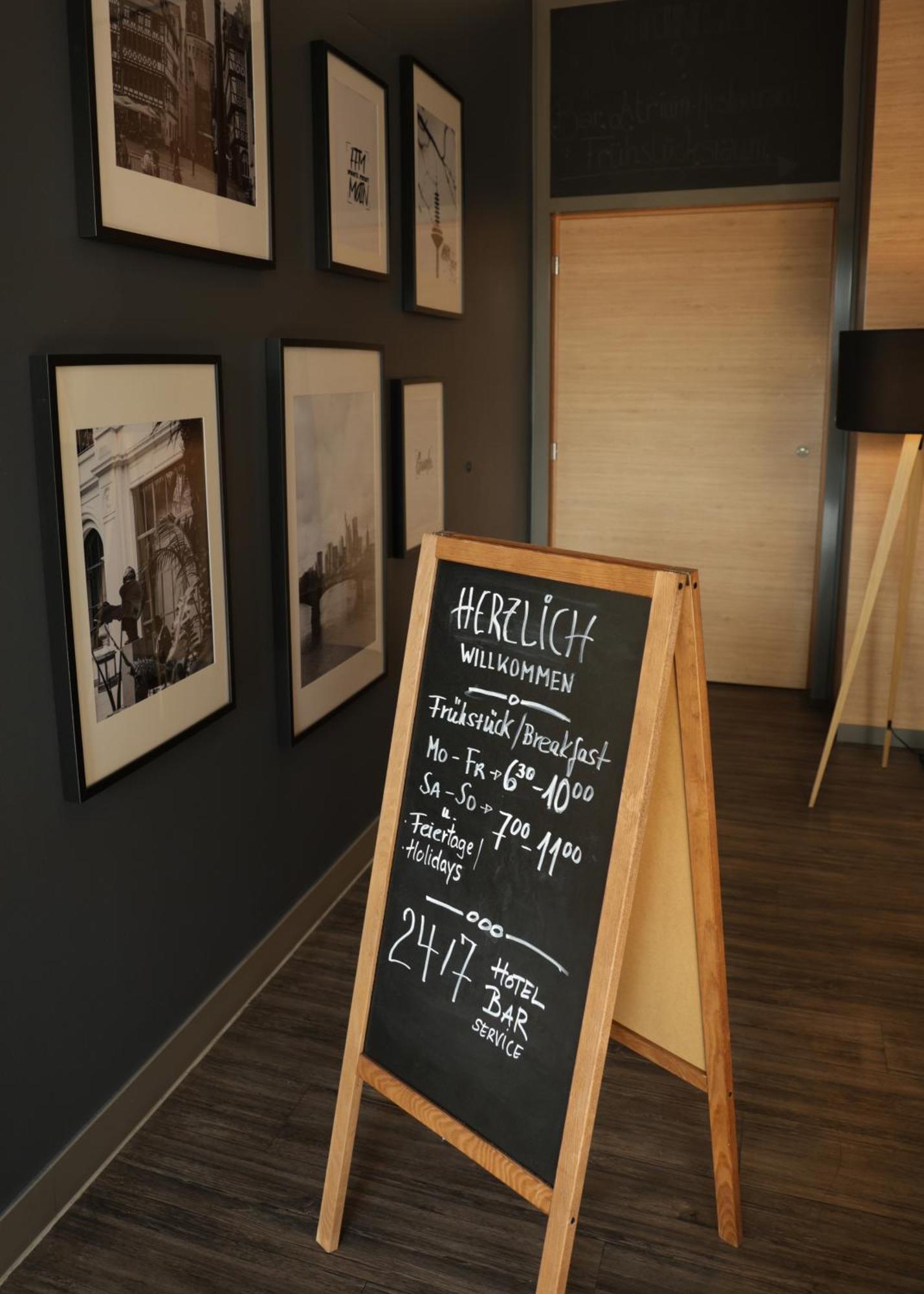 Ibis Frankfurt Centrum Hotel 3*