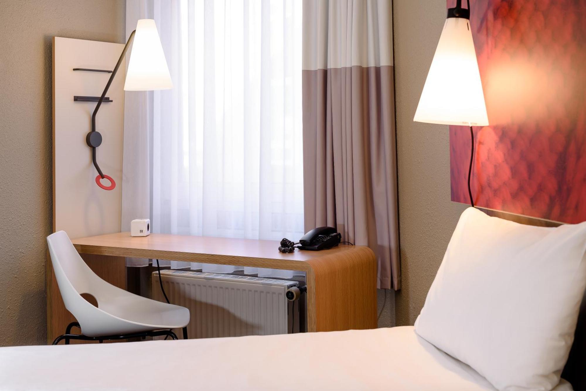 Ibis Frankfurt Centrum Hotel 3*