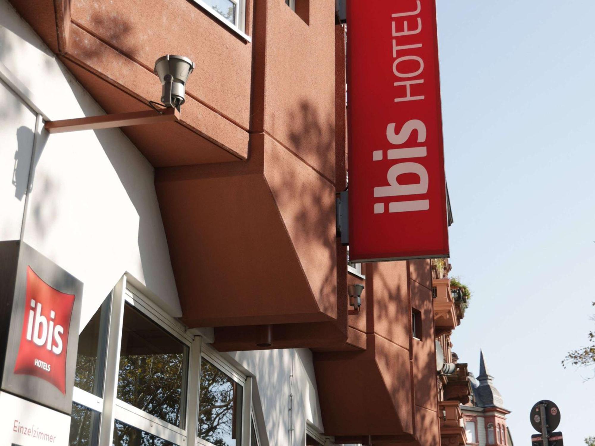 Ibis Frankfurt Centrum Hotel 3*