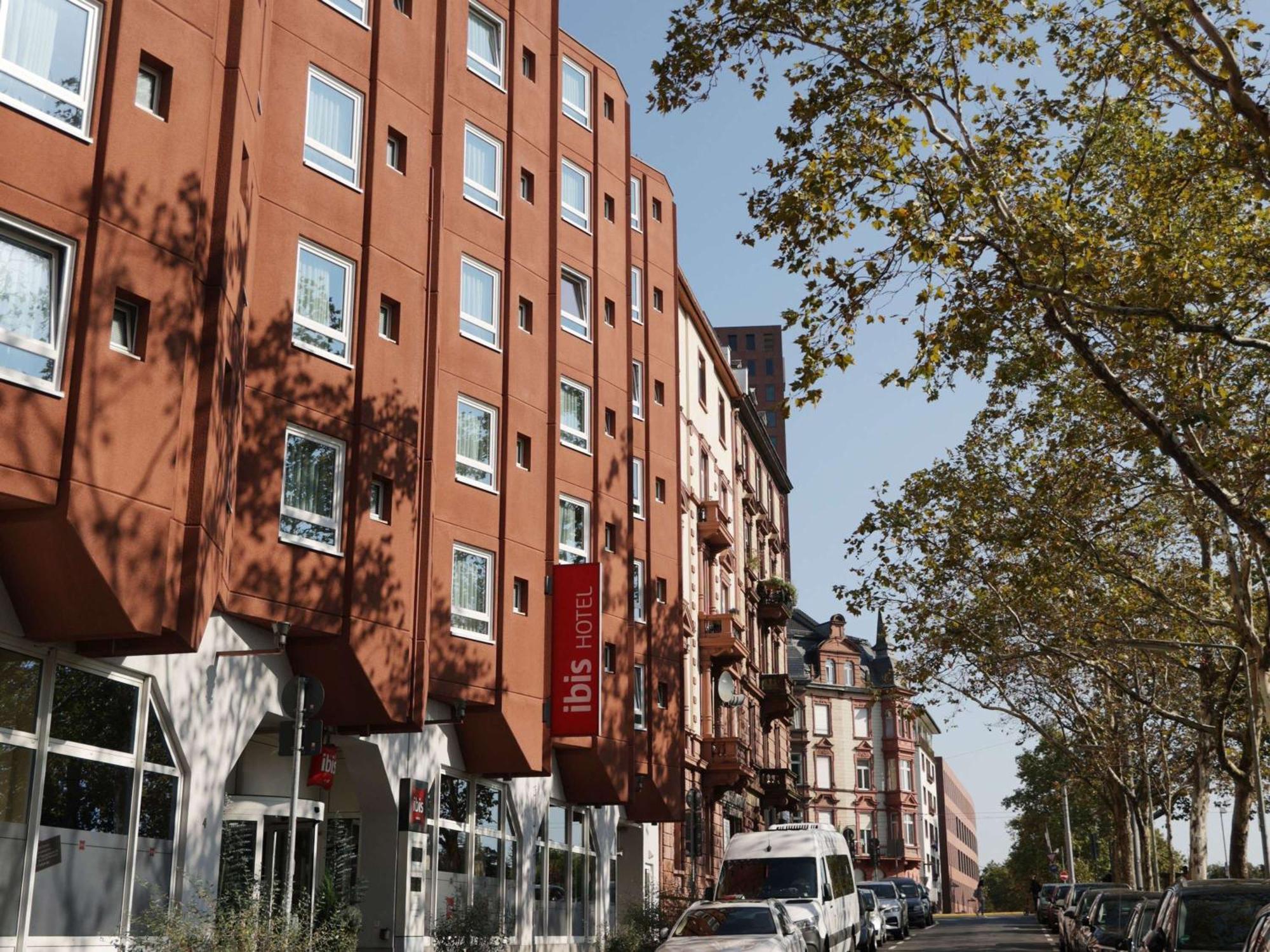 Отель Ibis Frankfurt Centrum